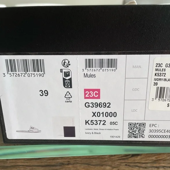 Chanel - Ivory/Black - Lambskin, Metal, Strass, Imitation Pearls - 39 (9) - Picture 2 of 3